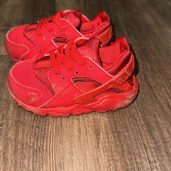 Nike Huarache Toddler Red Shoes Size 5C - Picture 3 of 5